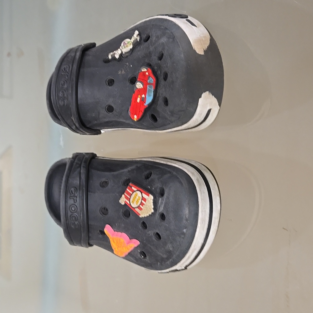 Crocs - Picture 2 of 13